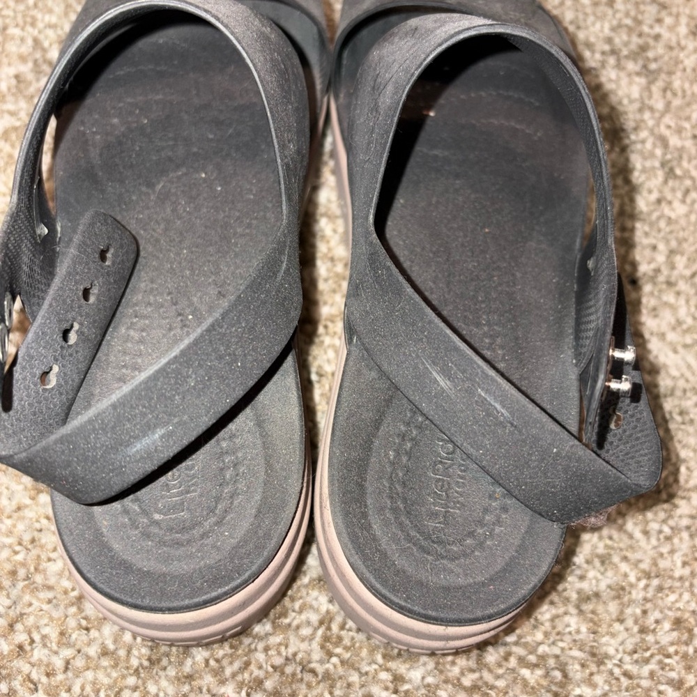 CROCS Black platform sandals size 8 - Picture 3 of 4